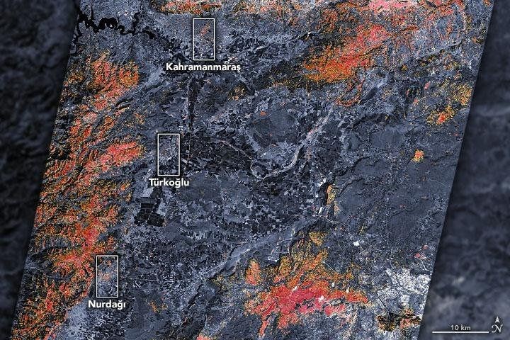 NASA, deprem sonrası oluşan hasarın uydu görüntülerini paylaştı
