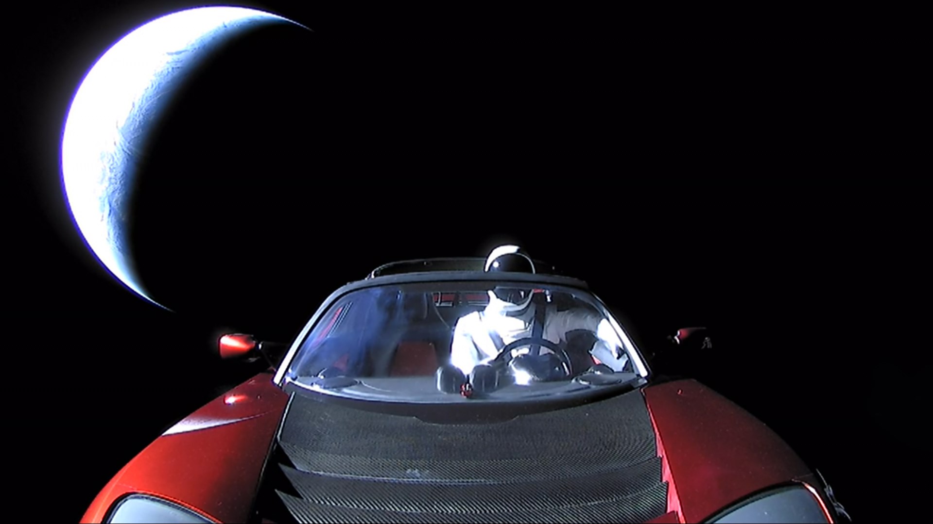 5 yıl önce uzaya fırlatılan Tesla Roadster şimdi nerede?
