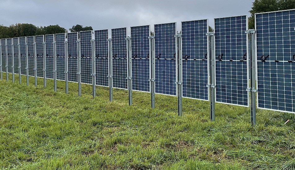 Dikey güneş panelleri, arazi ve su verimliliği sağlayabilir
