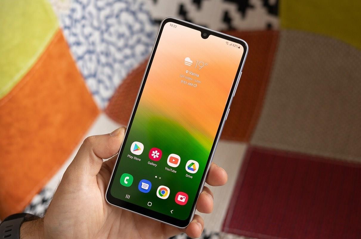 Galaxy A34, OIS destekli kamera ve Dimensity 900 ile geliyor