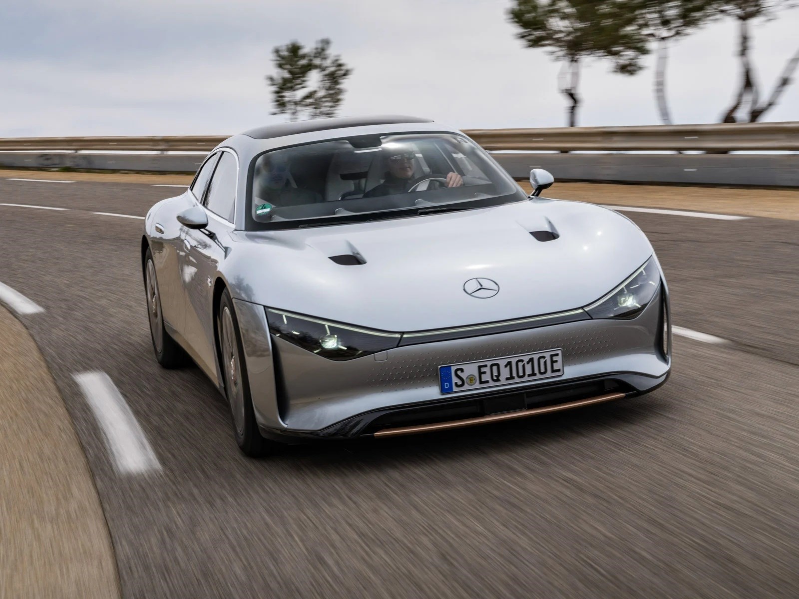 Mercedes, elektrikli arabalar için milyarlarda dolar harcayacak