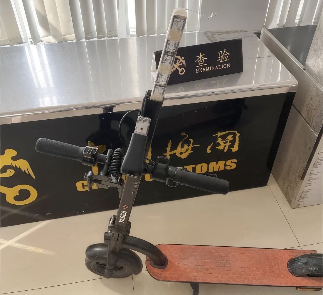 Çin'de elektrikli scooter'a gizlenmiş onlarca SSD yakalandı