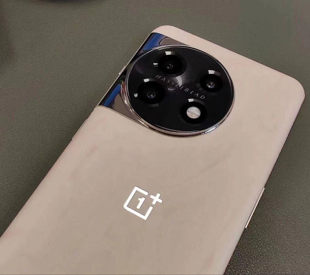 OnePlus'tan bir ilk: Mermer akıllı telefon geliyor