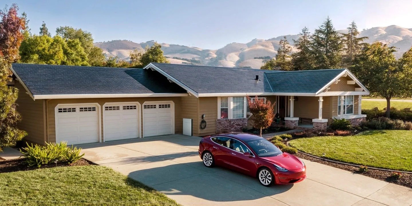 Tesla’nın güneş paneli kurulumu gülünç seviyede