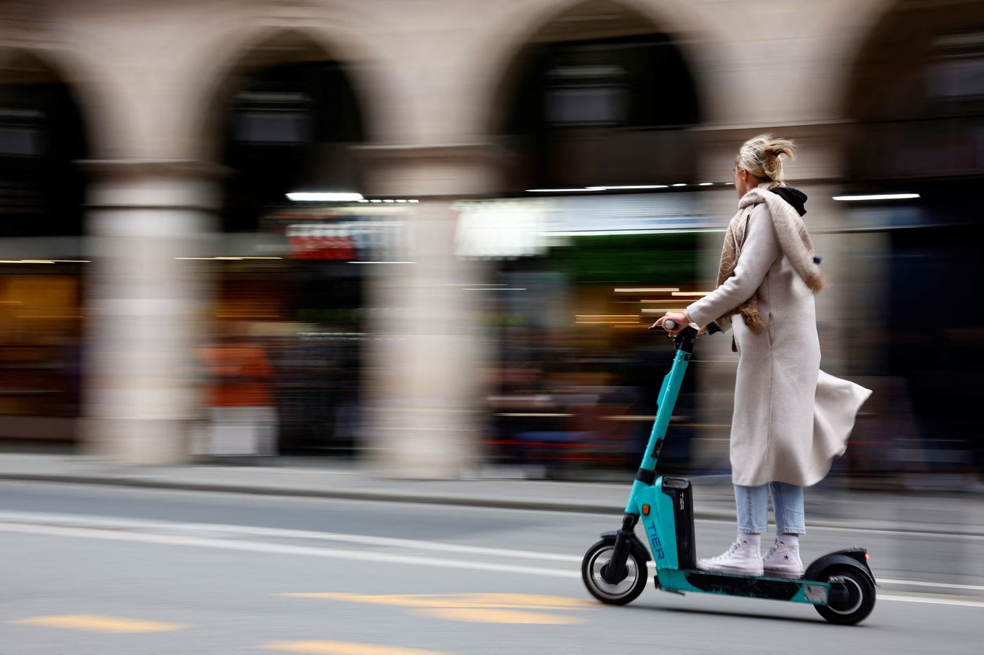Paris, kiralık e-scooter’ları yasakladı!