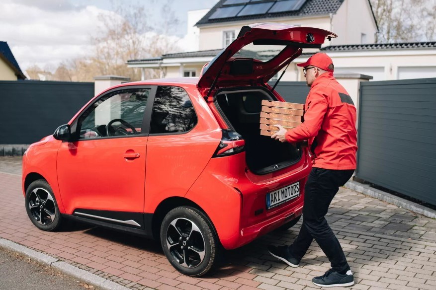 Şehir içi dağıtıma yönelik minik elektrikli araç: ARI Motors 902