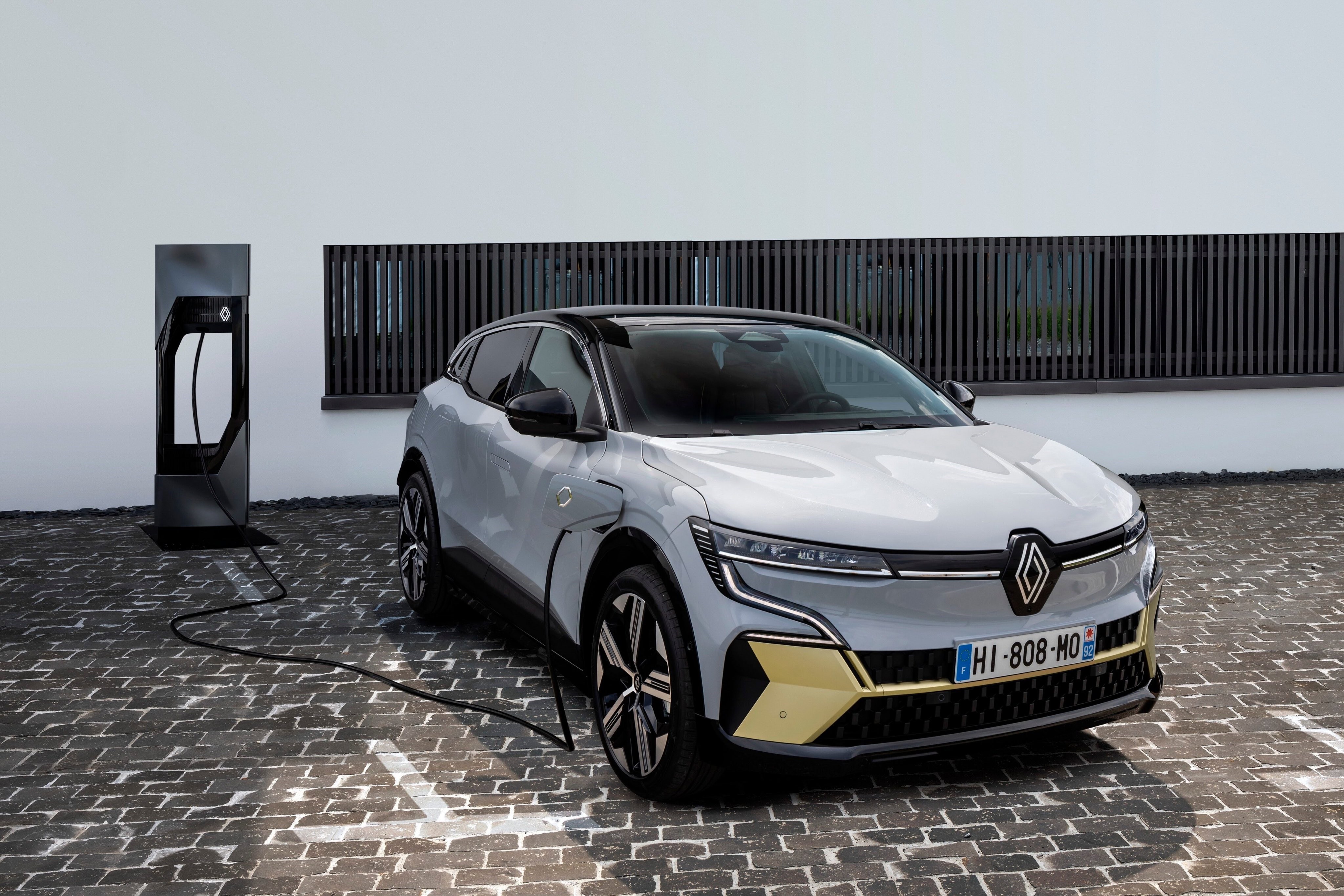 Tesla'dan sonra Renault da elektrikli araç fiyatlarını indiriyor