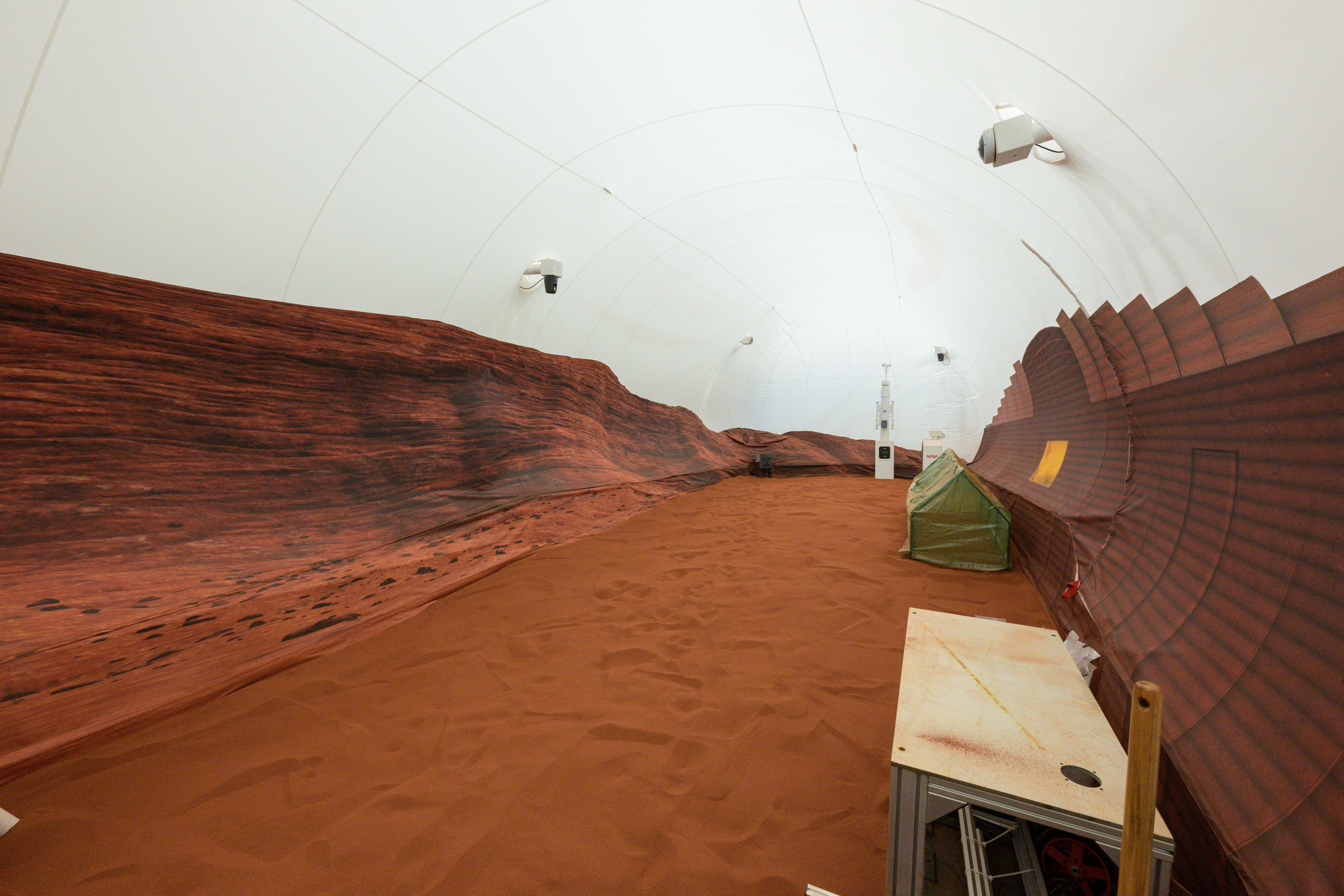 NASA, 4 araştırmacıyı Mars koşullarında bir odaya kapatacak