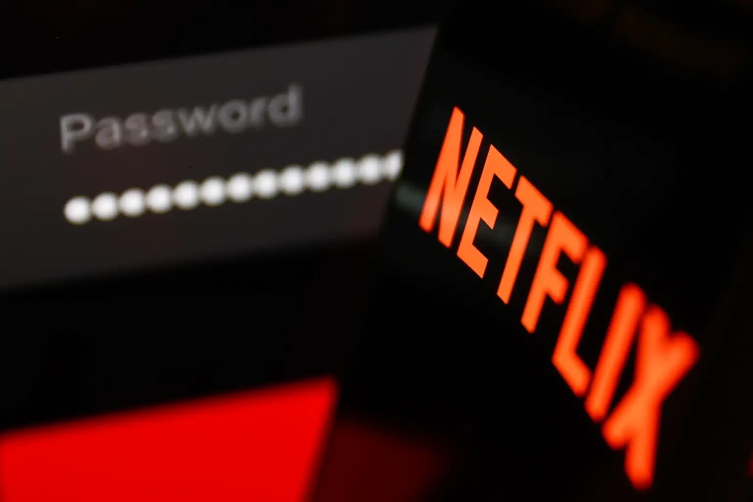 Şifre paylaşımından ek ücret talep eden Netflix'e şok