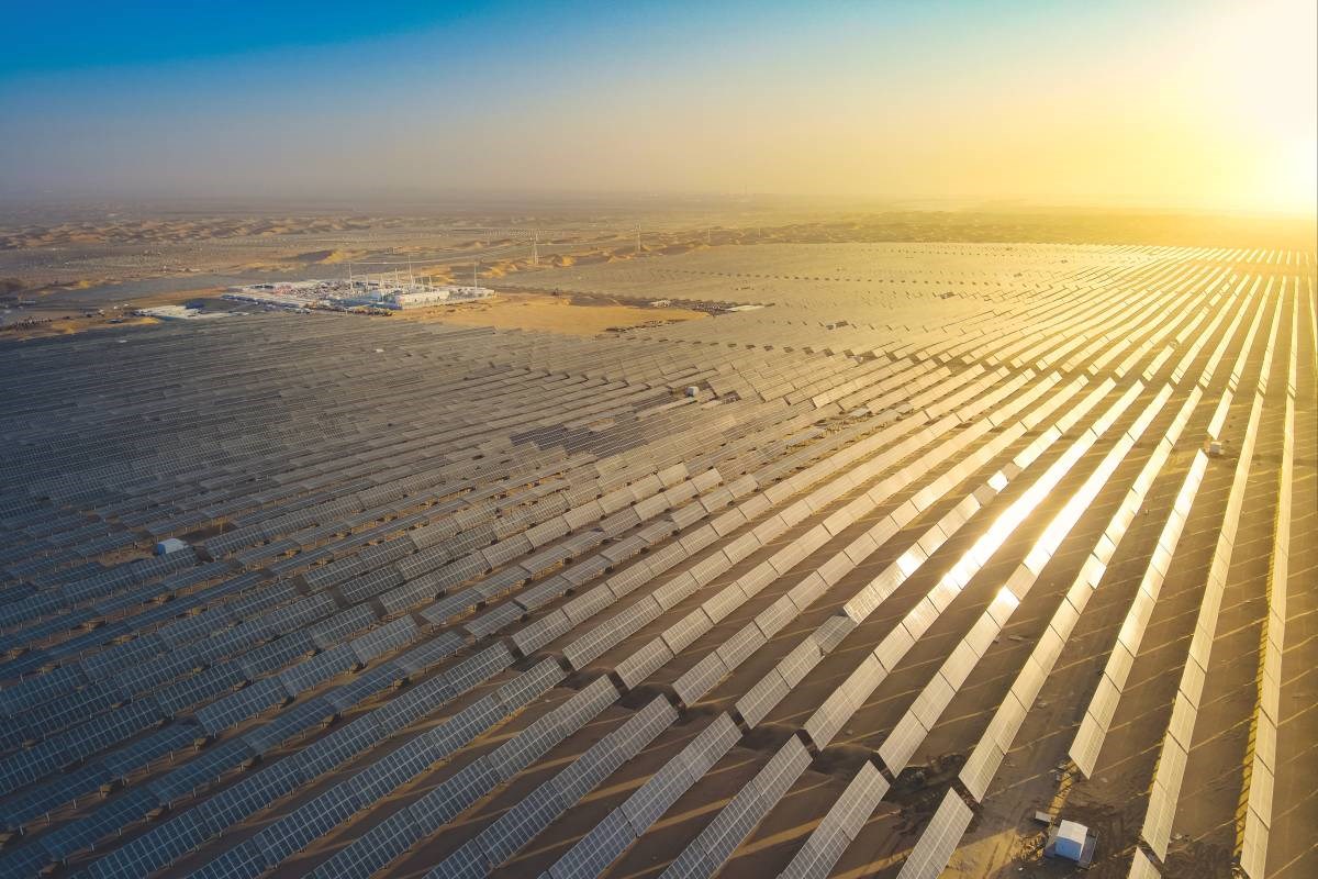 Çin, çöle kurduğu dev güneş enerjisi tesisini devreye aldı