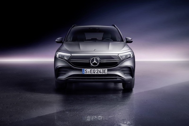Mercedes, otomobil ve hafif ticaride internetten satışa başlıyor