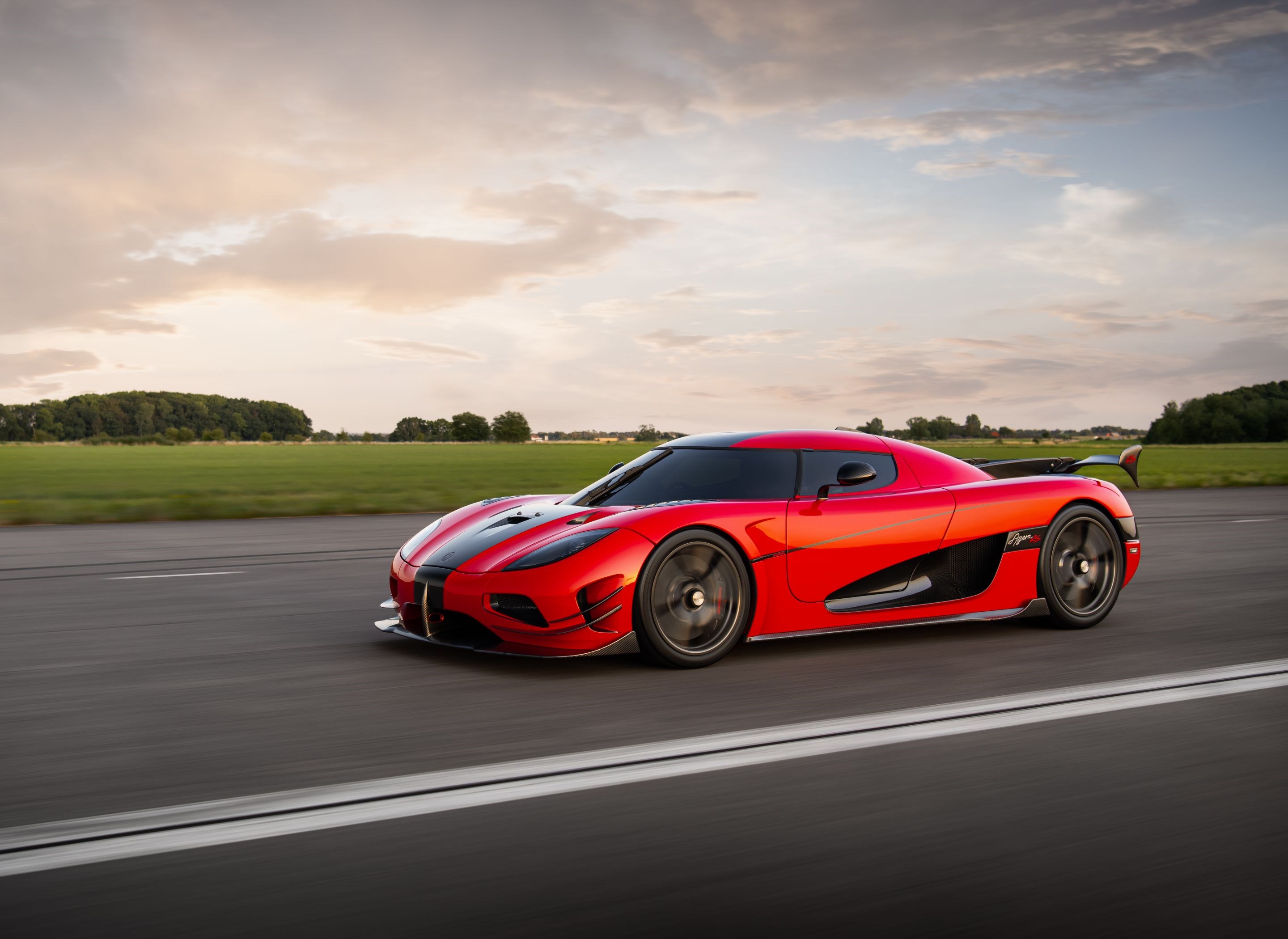 Koenigsegg Agera RS süper hızlı araba