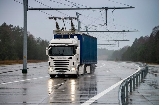 İsveç, 2025'te dünyanın ilk elektrikli yolunu hizmete açacak