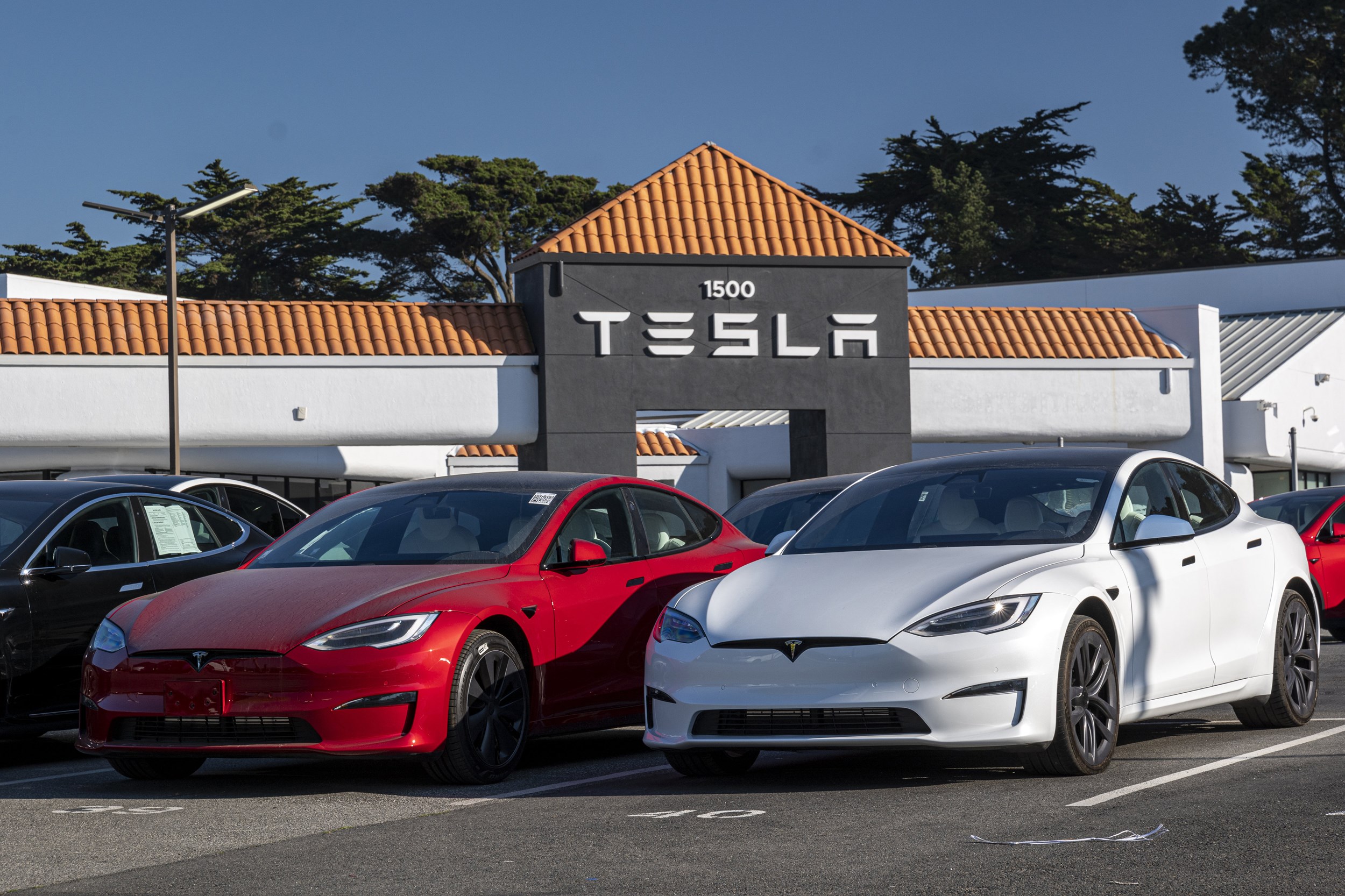 Tesla 1 milyondan fazla aracı geri çağırıyor: İşte nedeni