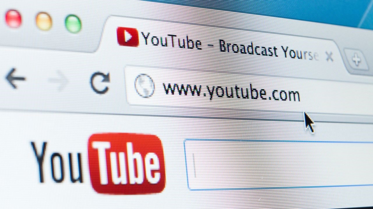 “Skandal: YouTube, çocuklara silah videoları öneriyor!”