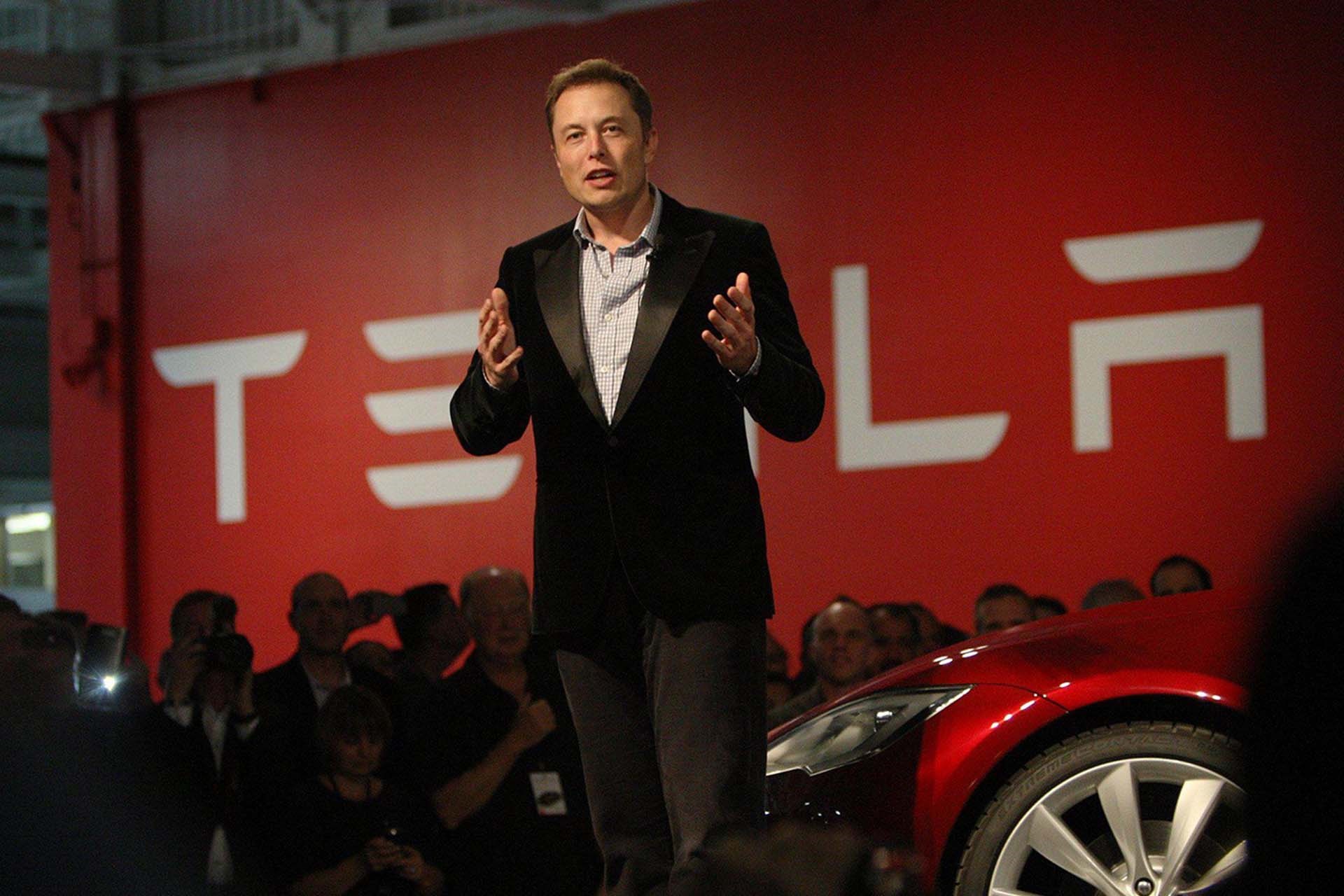 Elon Musk çark etti: Tesla ilk defa reklam verecek