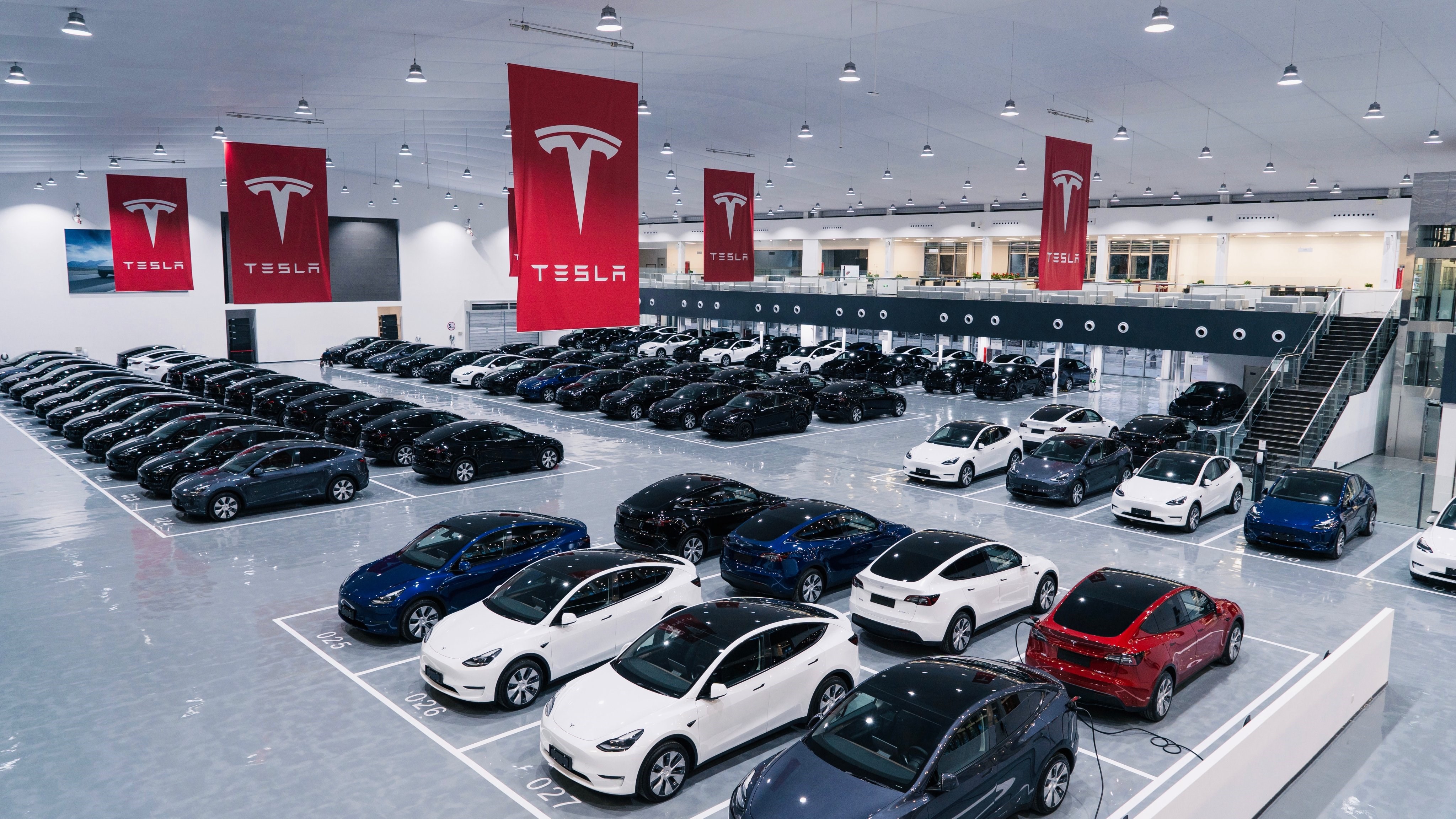 Elon Musk çark etti: Tesla ilk defa reklam verecek