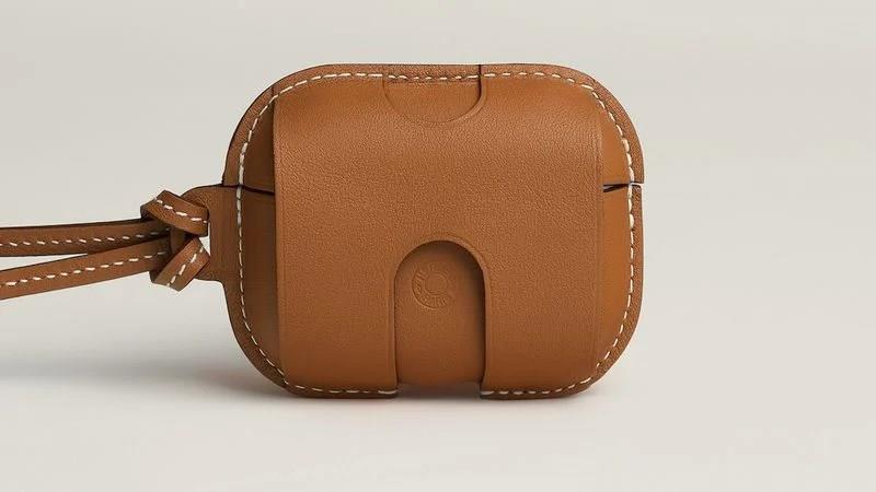 “Hermes introduces leather case for AirPods Pro with a shocking price tag, perfect for a game of ‘Guess the Price'”