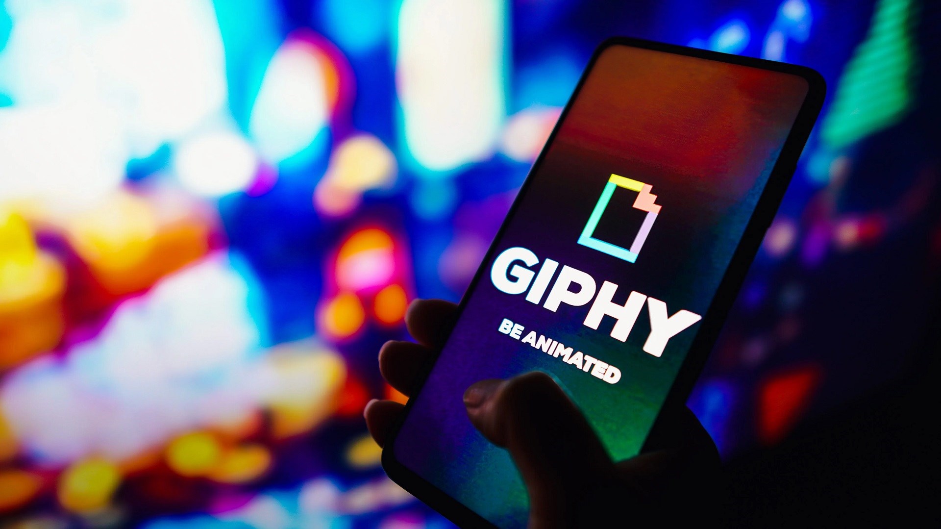 Giphy'yi 400 milyon dolara alan Meta, hizmeti komik rakama sattı!