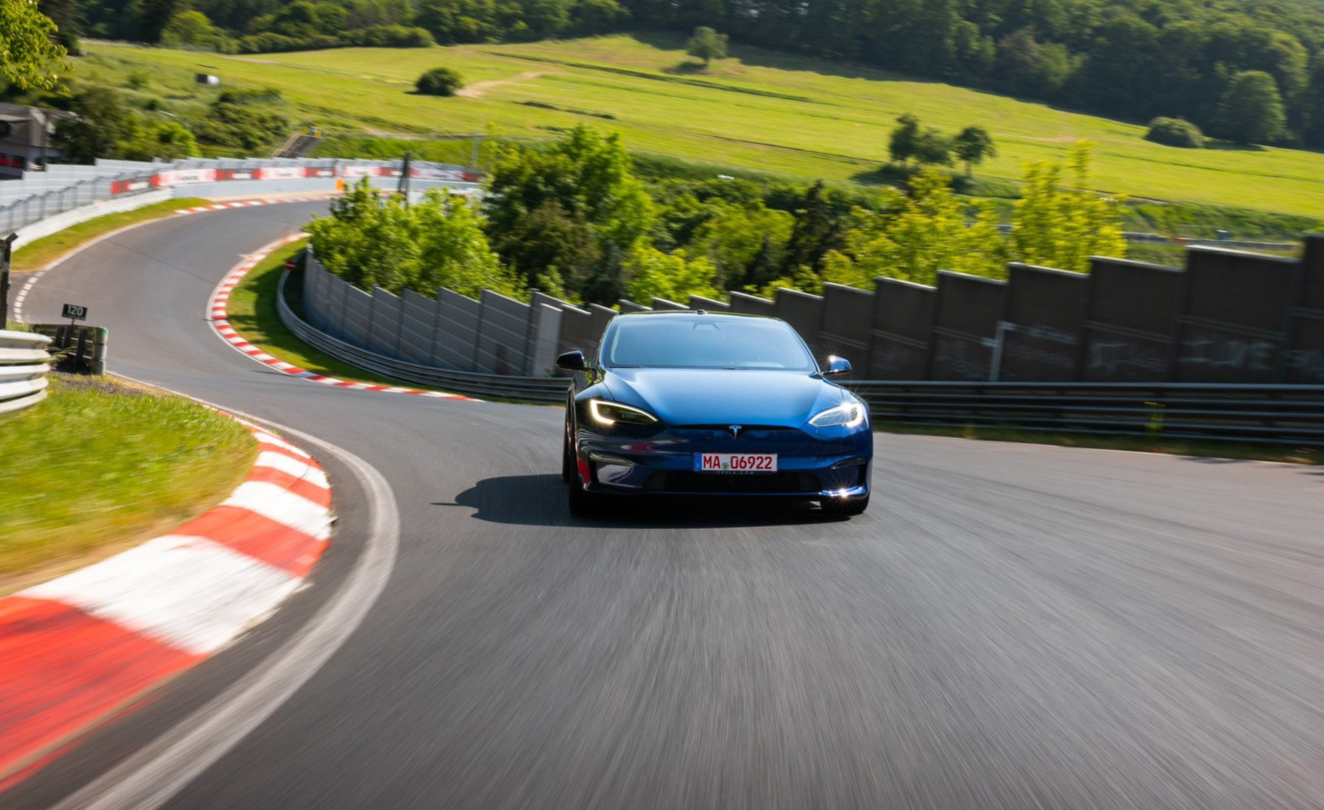 Tesla Model S Plaid, Nürburgring rekorunu geri aldı: İşte video