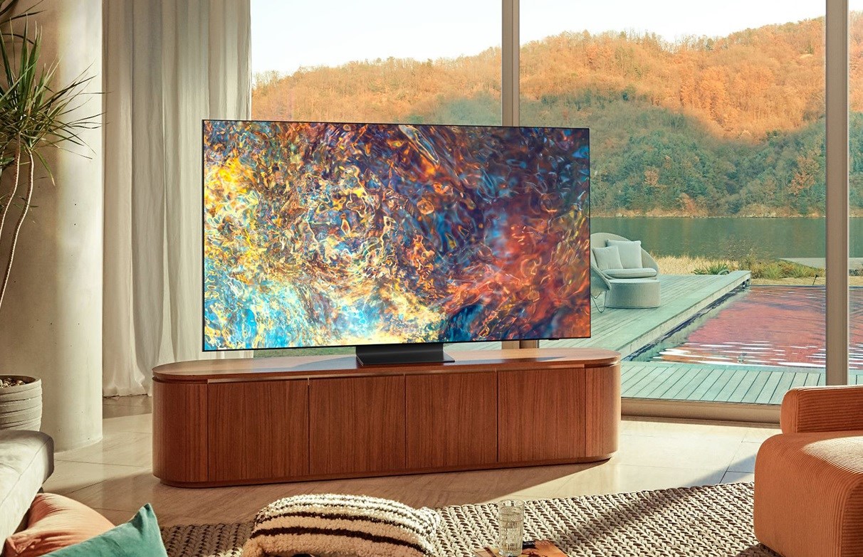 Samsung, LG panele sahip 83 inçlik bir OLED TV hazırlıyor