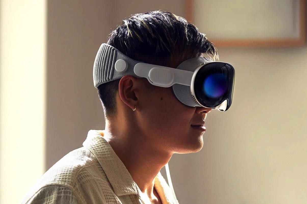 Apple cep yakan Vision Pro'nun daha ucuz modelini çıkaracak