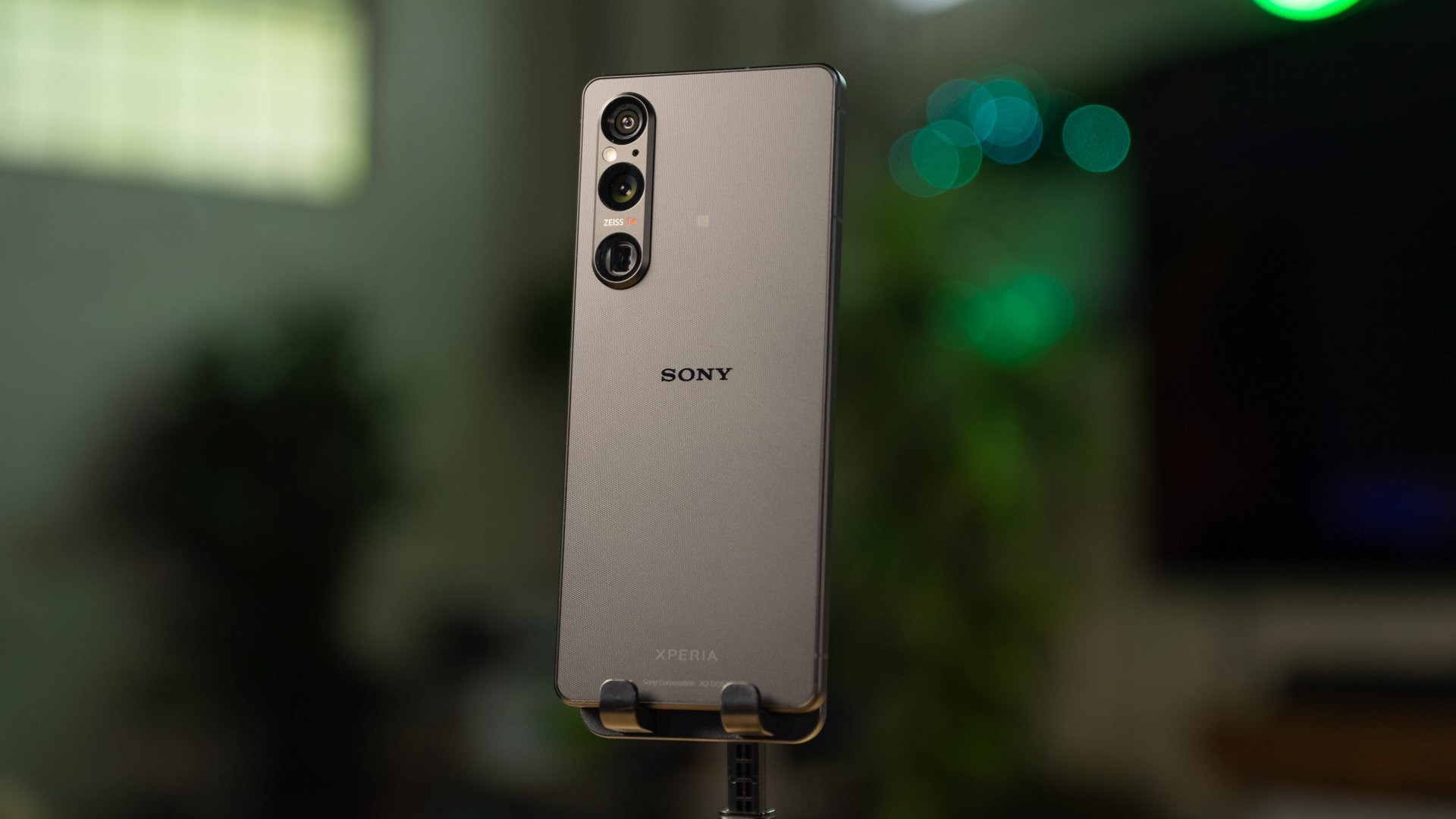 Sony pes etmiyor: Akıllı telefon üretimine devam edilecek