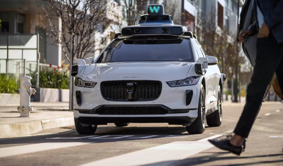 Polis, suçları yakalamak için robot taksi görüntülerini istiyor
