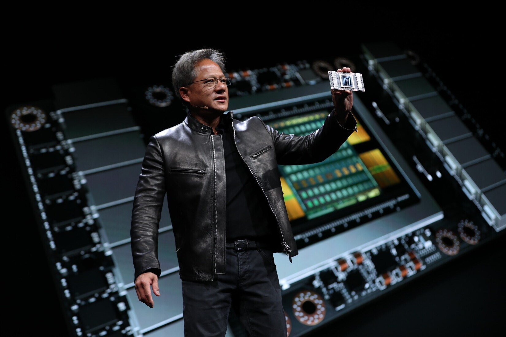 Nvidia, yapay zeka ile uçuyor: Çift haneli büyün başka şirket yok