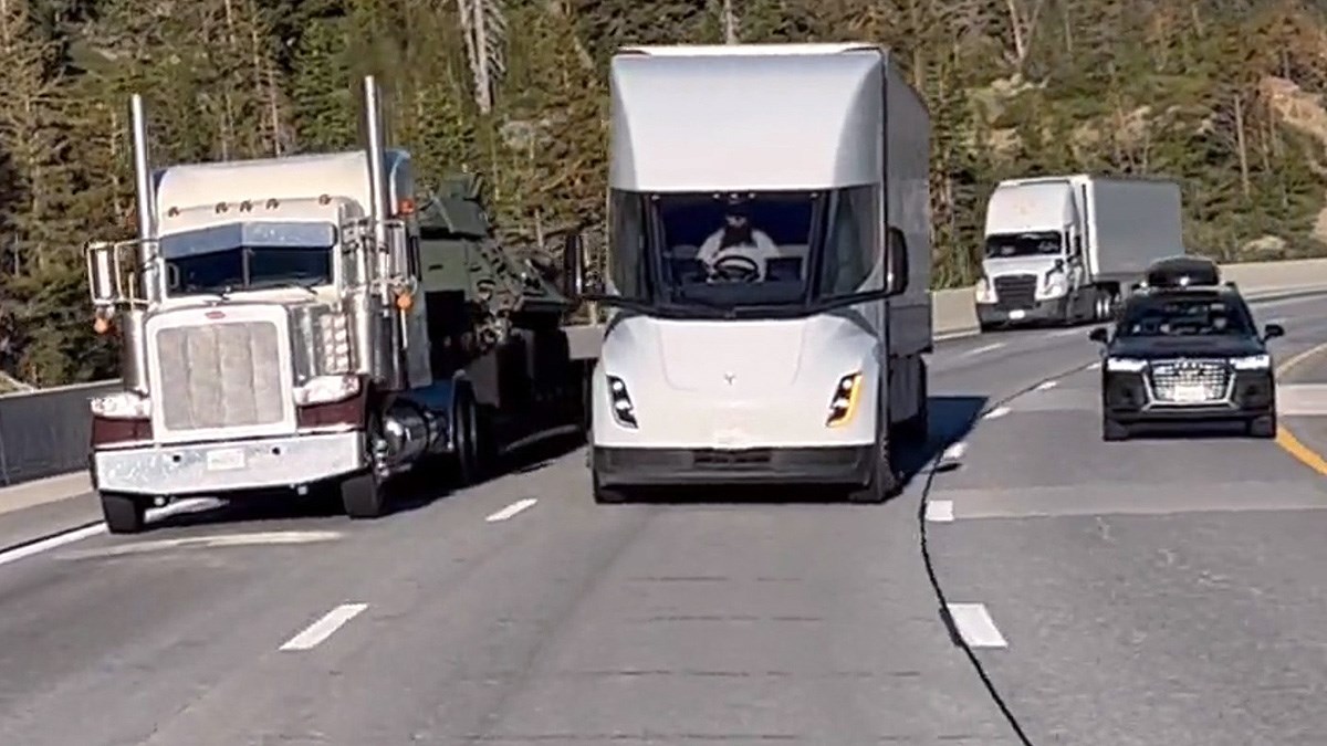Tam yüklü Tesla Semi, rampada dizel kamyonları rahatlıkla solladı