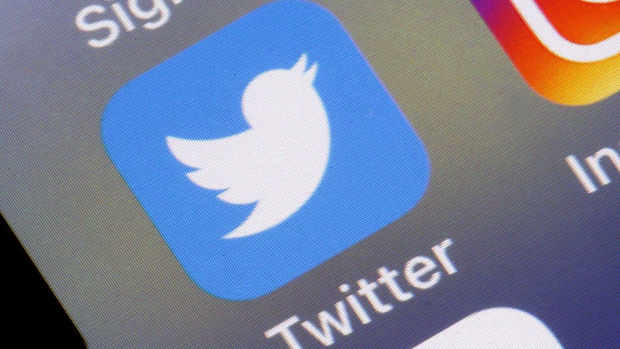 Eski Twitter logosuna sahip iPhone’lar rekor fiyata satılıyor