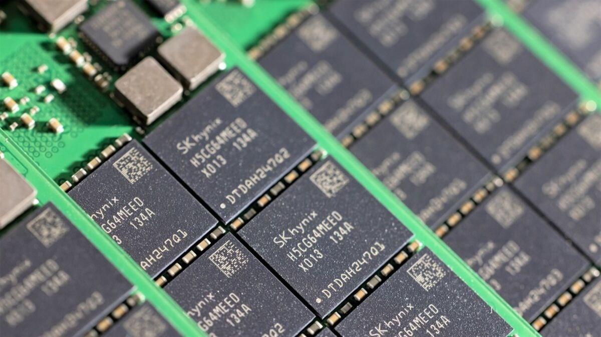 SK Hynix dünyanın ilk 321 katmanlı NAND flash belleğini duyurdu