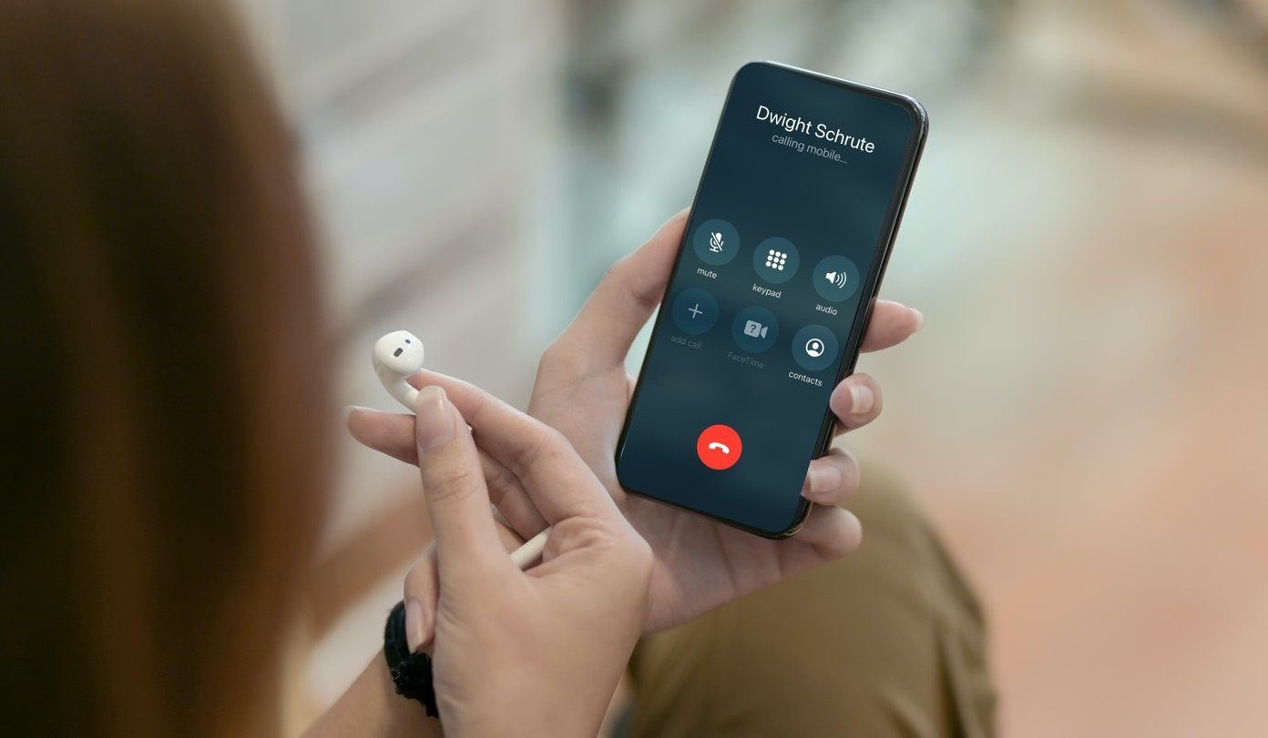 Apple, iOS 17'de çağrıyı sonlandır tuşunun yerini değiştirecek