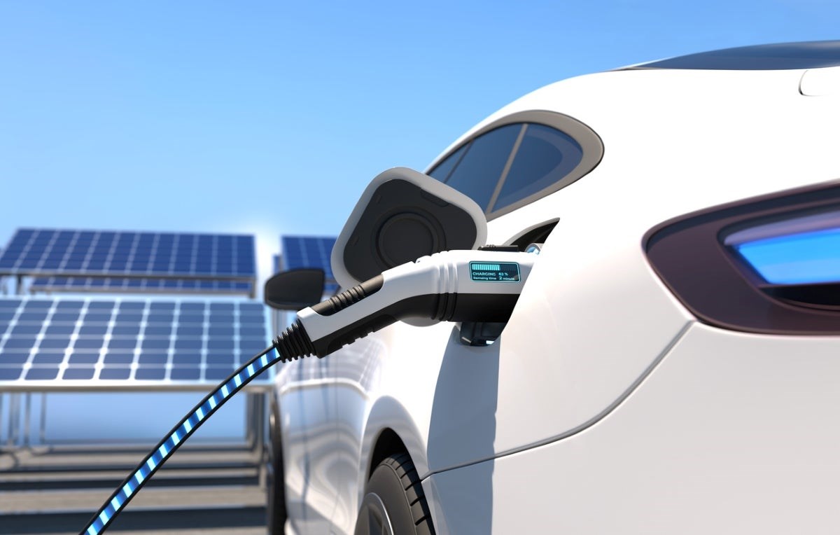 Artan yakıt fiyatları elektrikli araçlara olan ilgiyi yükseltiyor