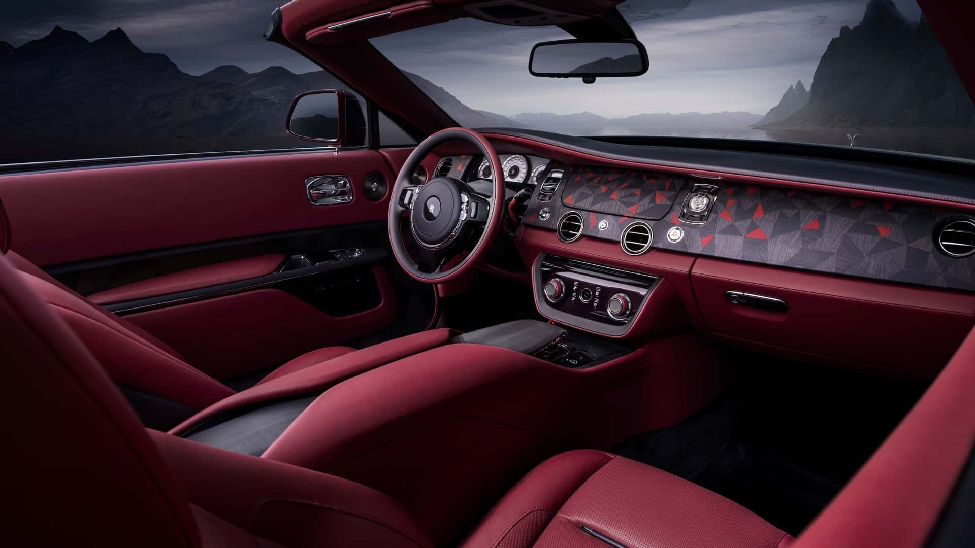 Rolls-Royce'un yeni eseri: La Rose Noire Droptail