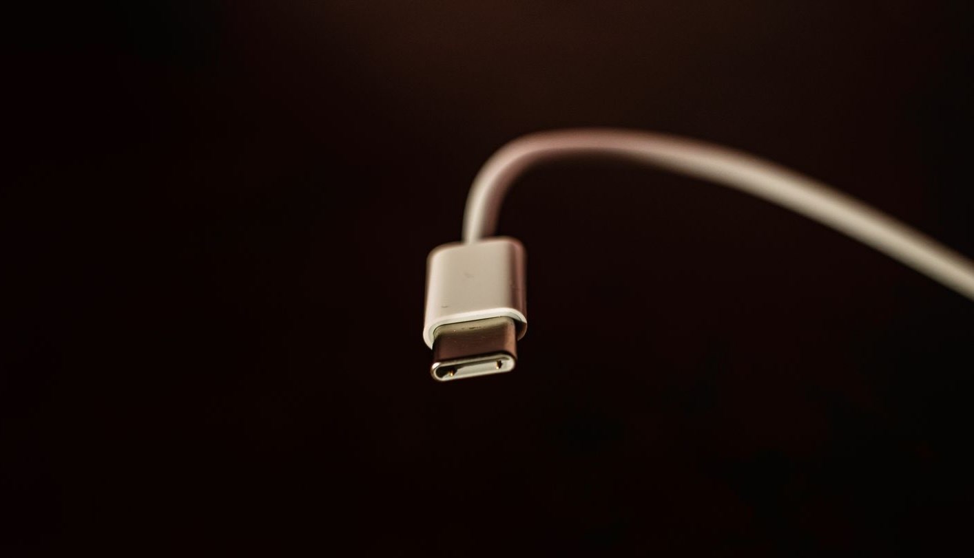 Apple iPhone 15 aksesuarları USB-C