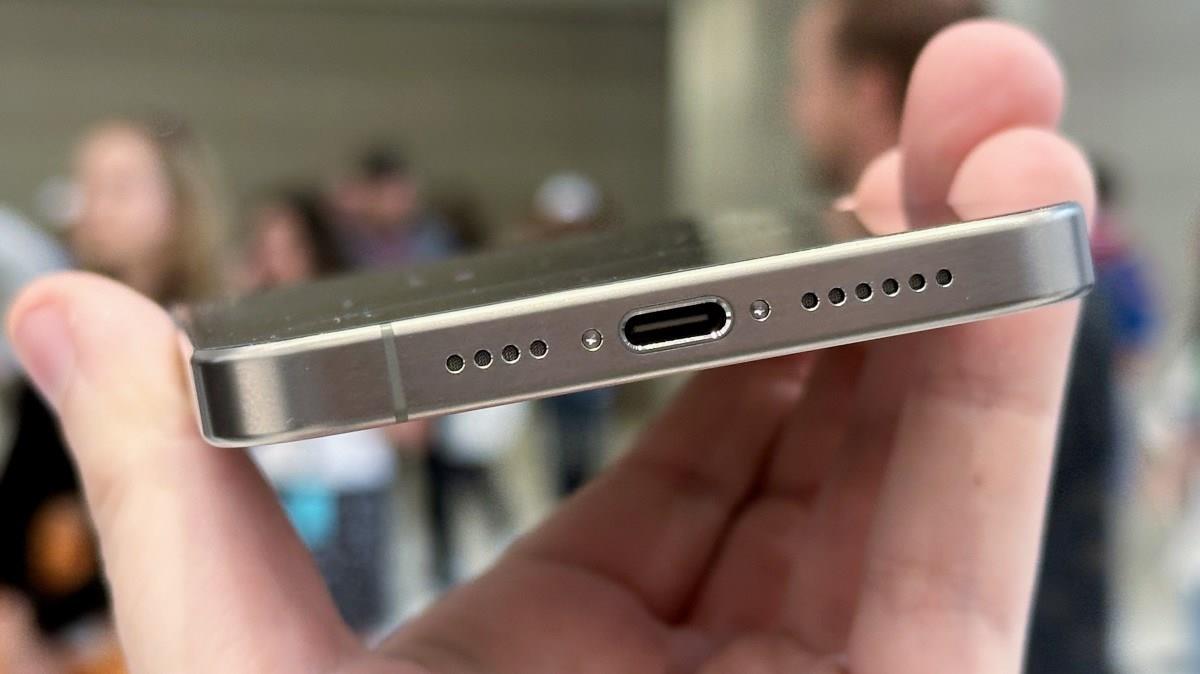 iPhone 15, standart USB-C portu ile geliyor: Kısıtlama yok! | DonanımHaber