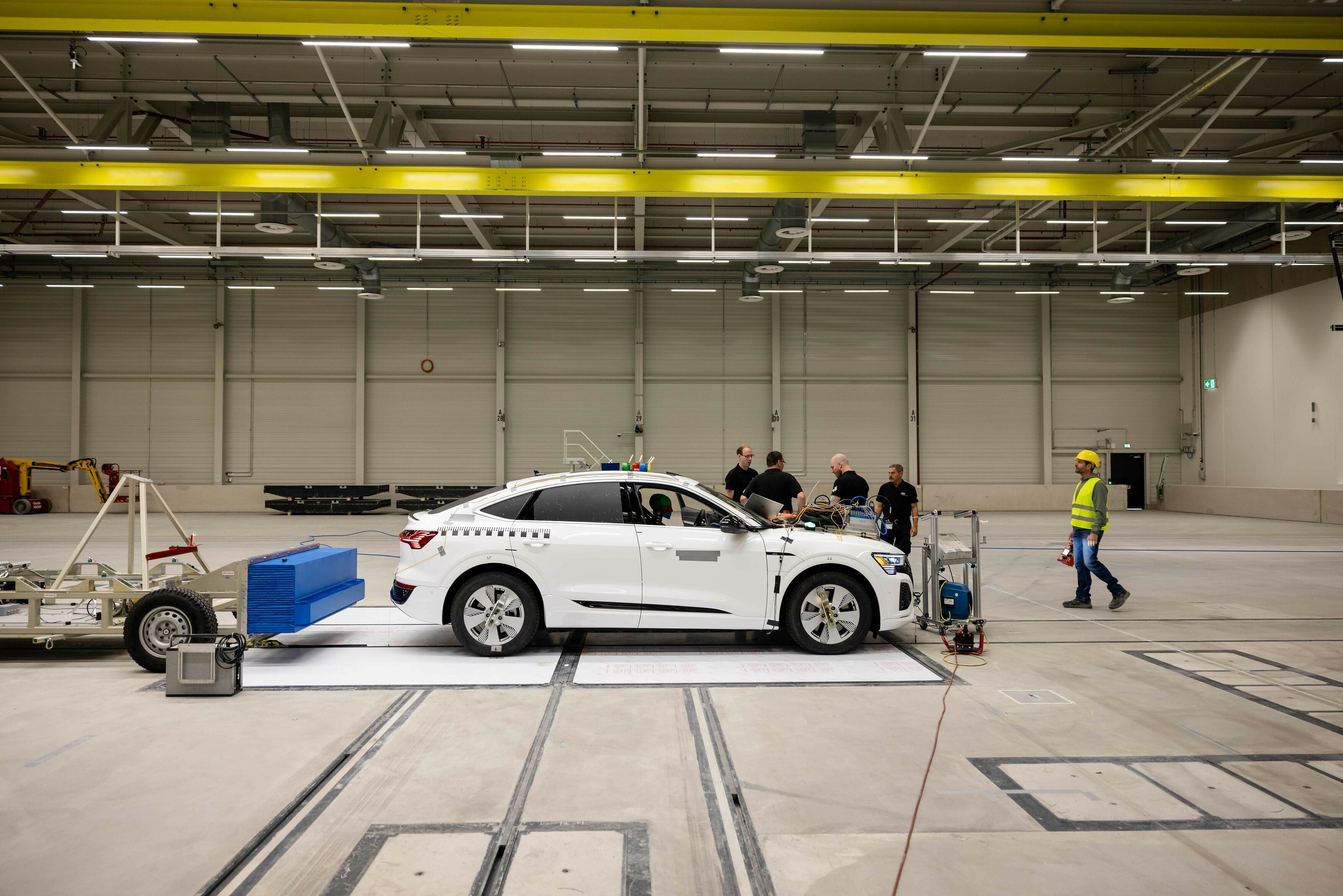 Audi çarpışma testleri için 100 milyon euro'ya bir merkez açtı