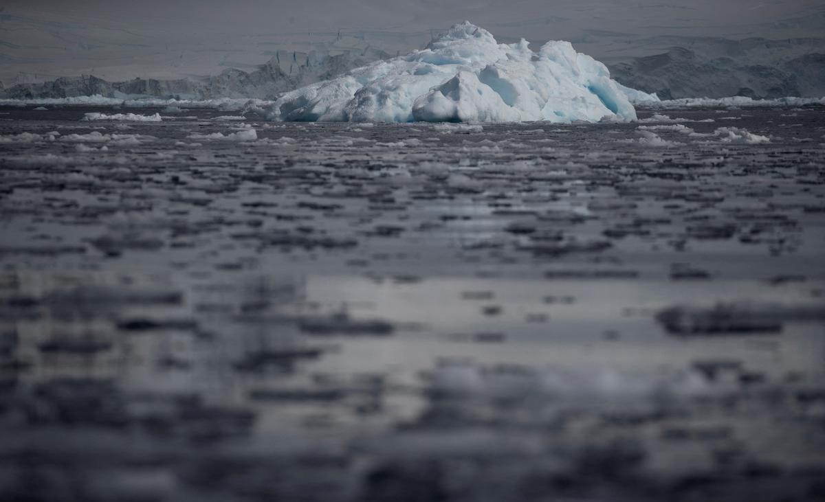 Antarktika'da 'deniz buzu' miktarı 45 yılın en düşük seviyesinde