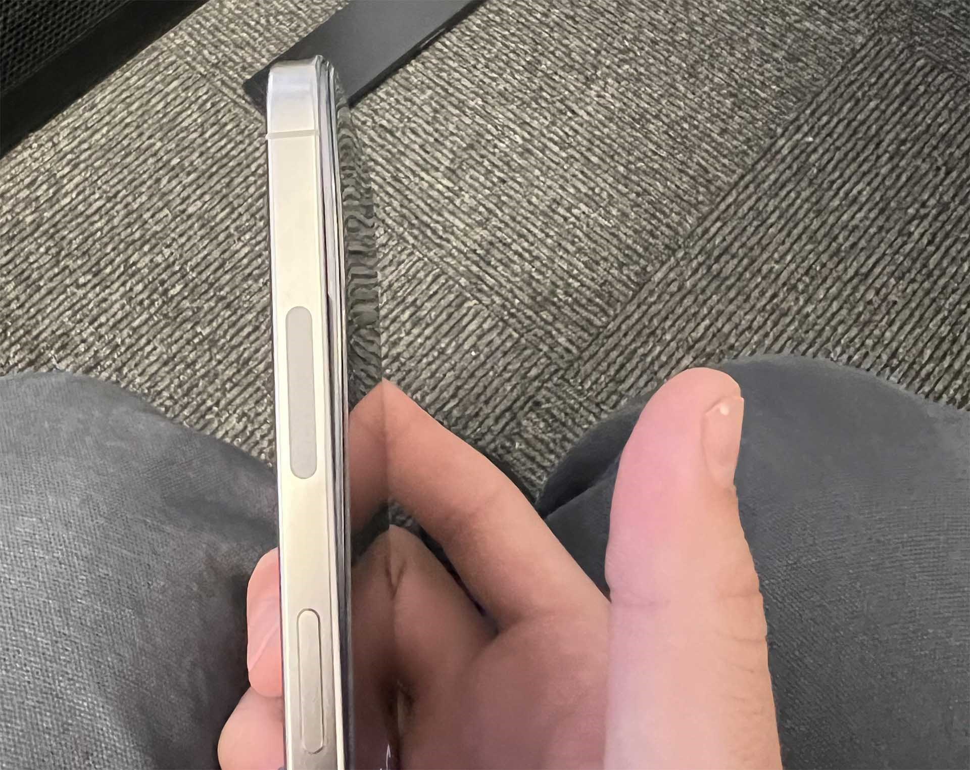 Isınma nedeniyle bataryası şişen ilk iPhone 15 Pro ortaya çıktı