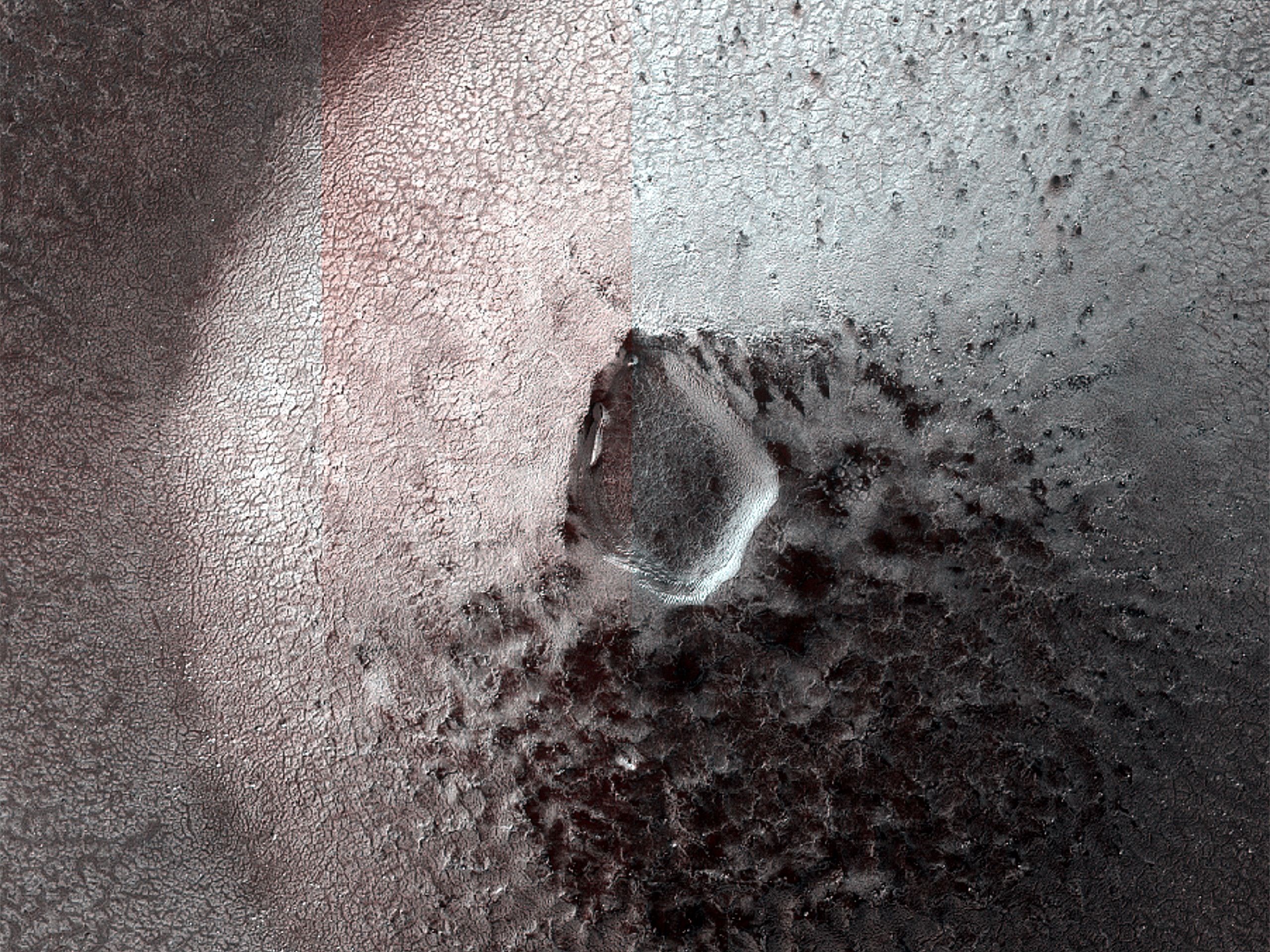 Mars'taki devasa kraterin ayrıntılı bir fotoğrafı yayınlandı