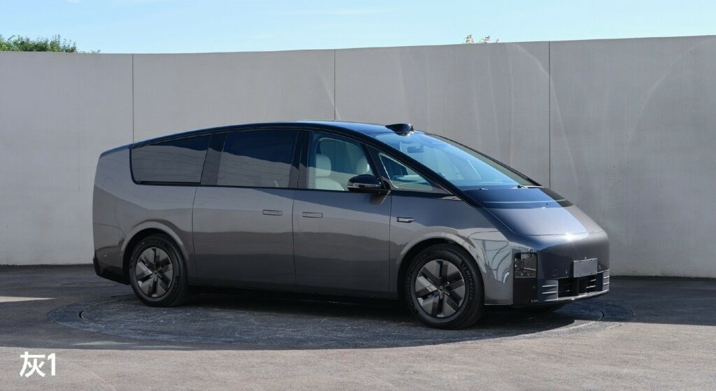 Çinli Li Auto'nun yeni elektrikli minivanı görücüye çıktı