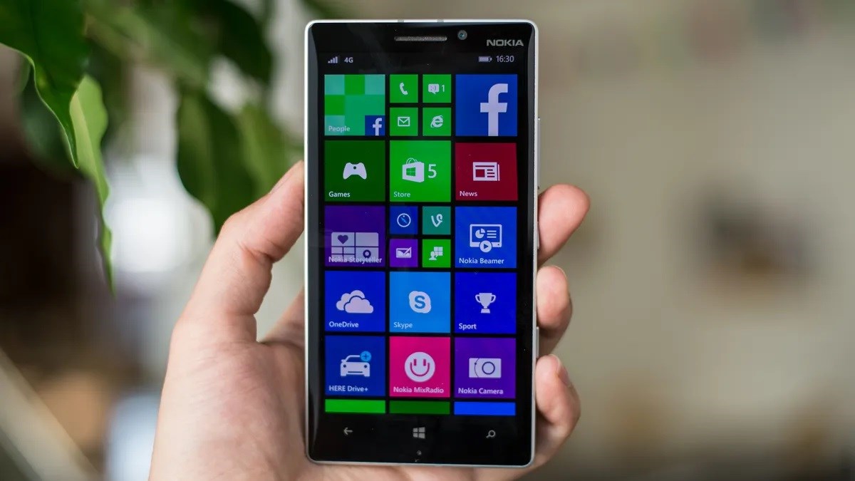 Microsoft: Windows Phone ve mobilden vazgeçmek bir hataydı