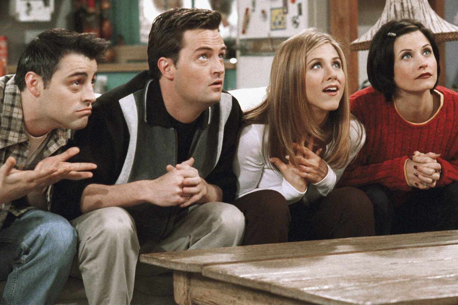 Friends dizisinin yıldızı Matthew Perry evinde ölü bulundu