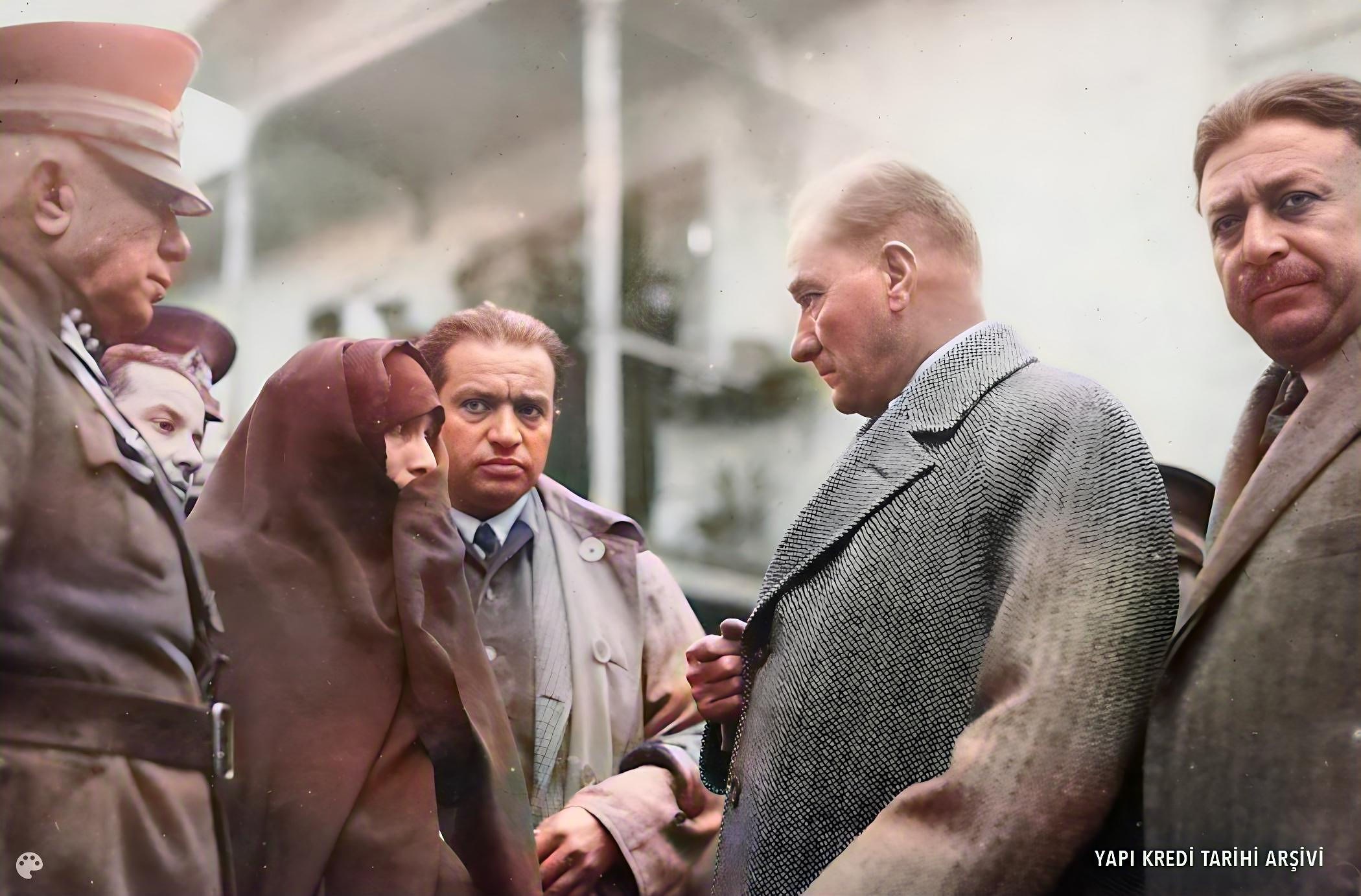 Atatürk’ün fotoğrafları yapay zeka ile renklendirildi