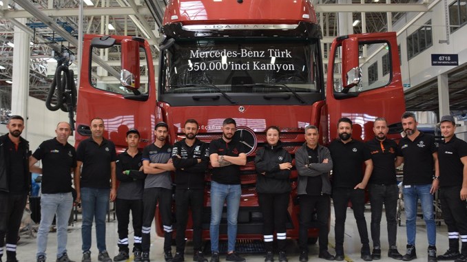 Mercedes, Türkiye’de 350 bininci kamyonu ürettiğini açıkladı