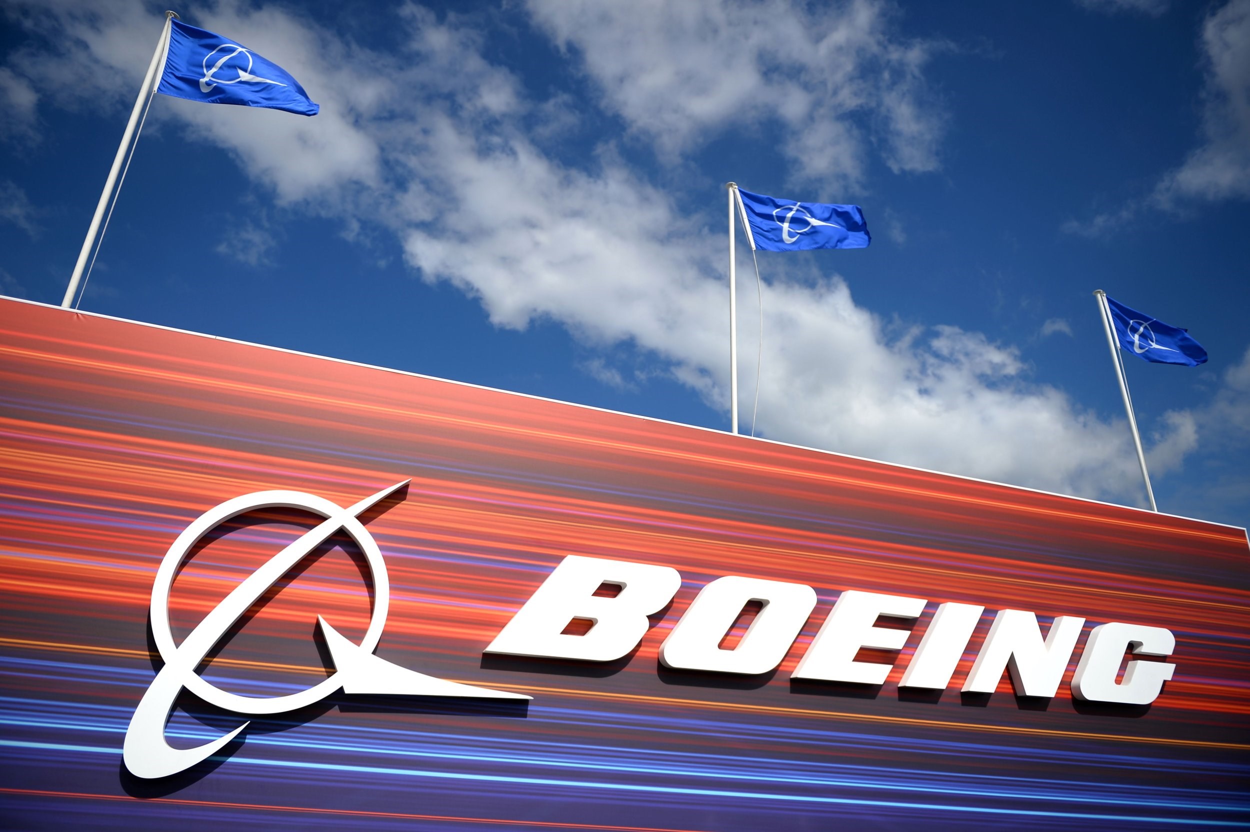 Boeing, Starlink'e rakip çıkarma konusunda havlu attı