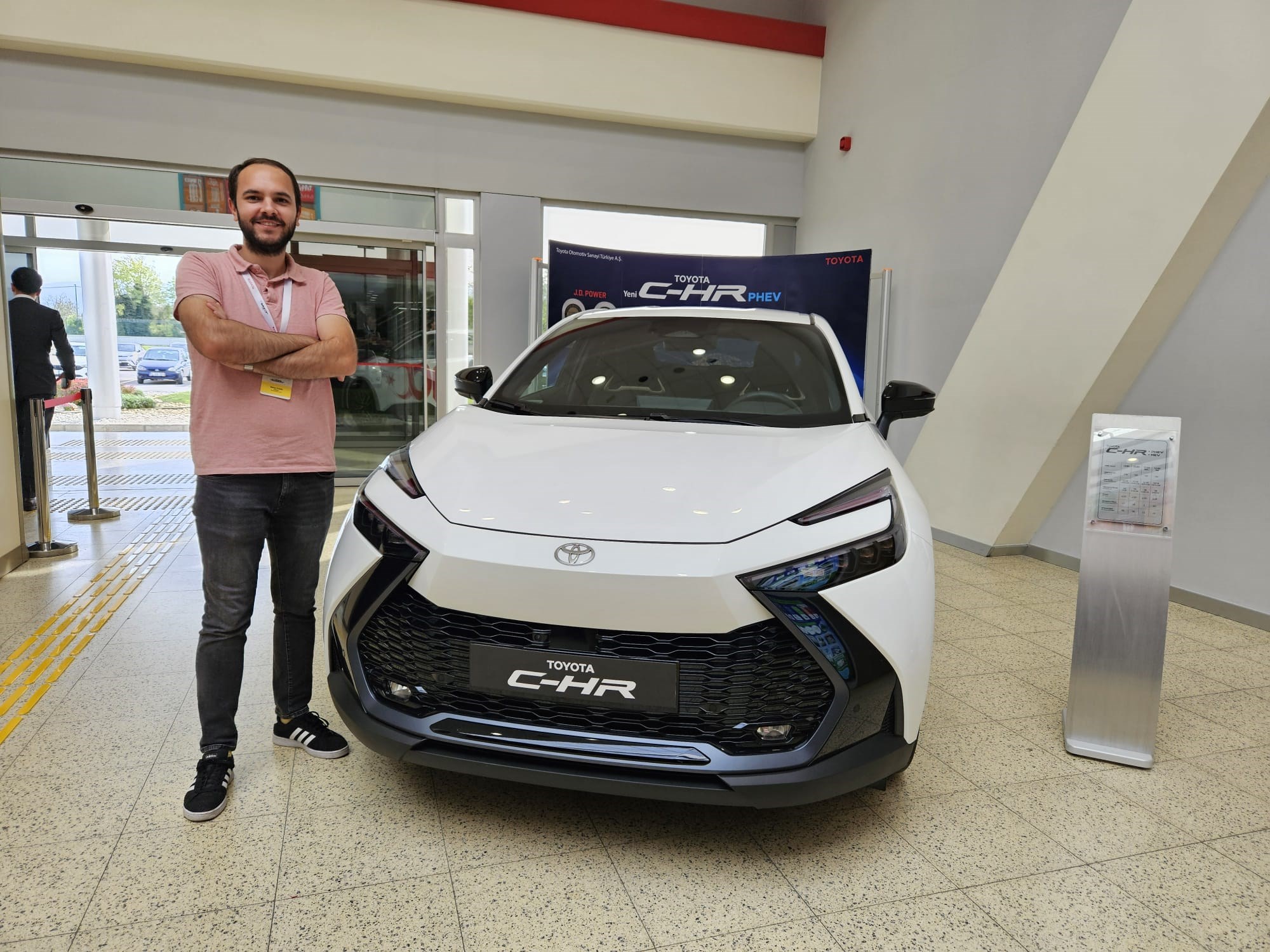 Yeni Toyota C-HR'ın Sakarya'daki üretimi başladı