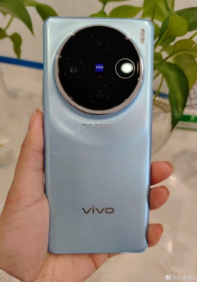 Vivo X100'ün canlı resmi ortaya çıktı: İşte muhtemel tasarım