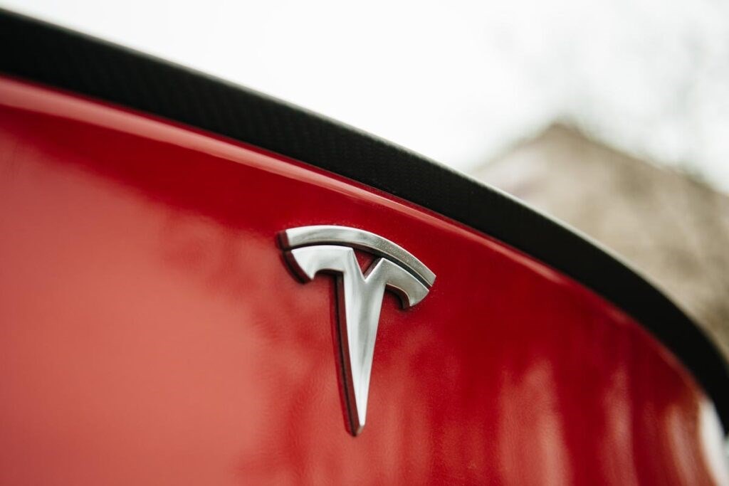 Tesla, Grok yapay zeka sistemini araçlarına entegre edecek